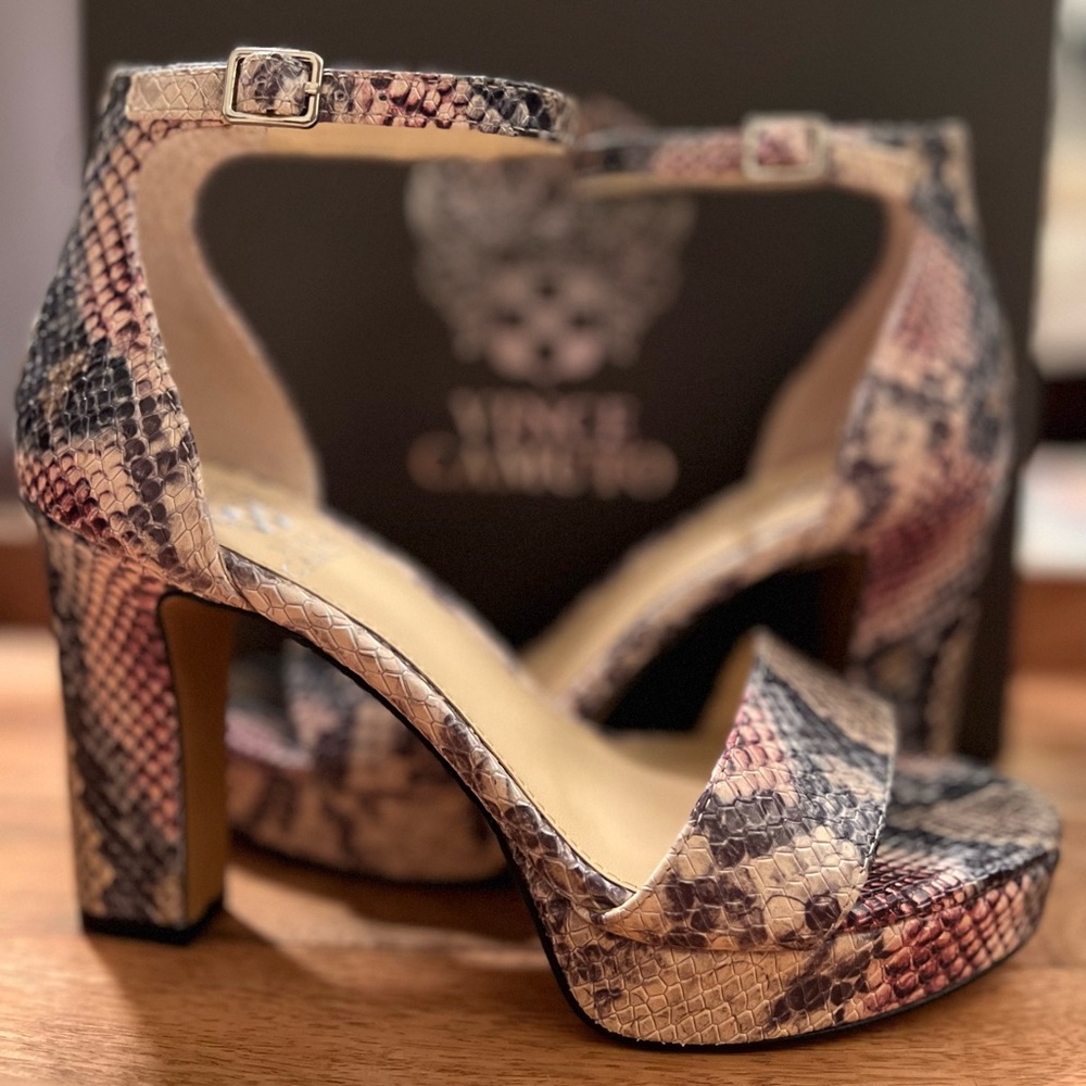 Vince Camuto Sathina in Multi-Snake sz 7
